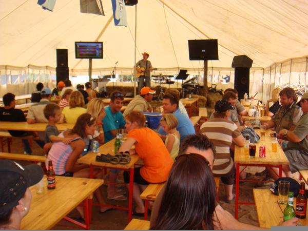 live-entertainment